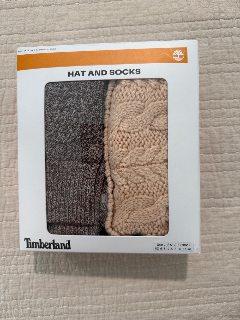 Timberland Women's Hat & Socks Set - Gray & Cream Cable Knit